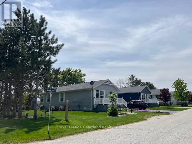 38 Bond Street, Strathroy-Caradoc, Ontario  N7G 0C5 - Photo 32 - X12165251