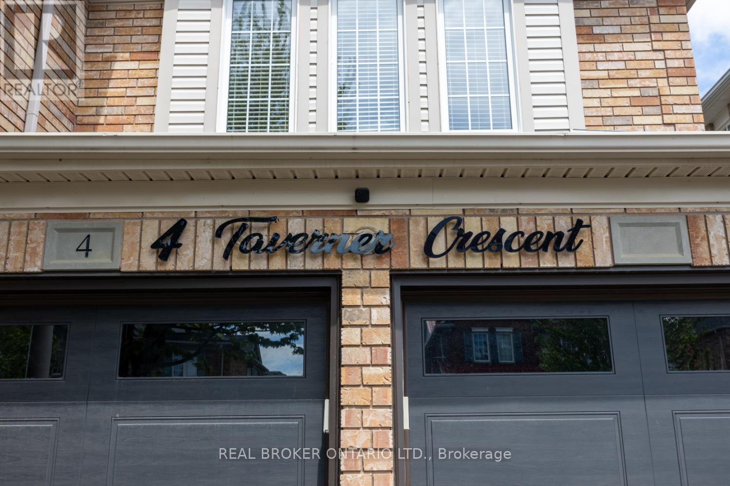 Property at 4 TAVERNER CRESCENT image 3