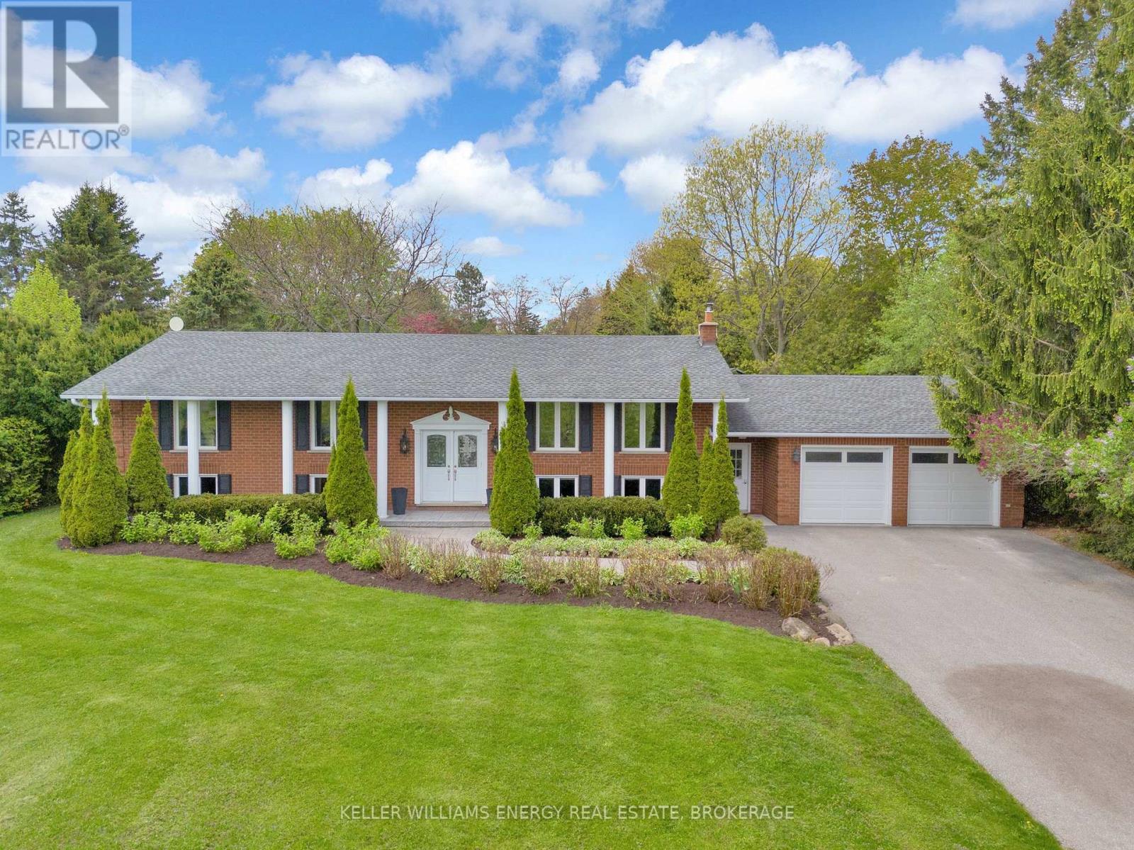 90 POTTERS LANE, Clarington, Ontario