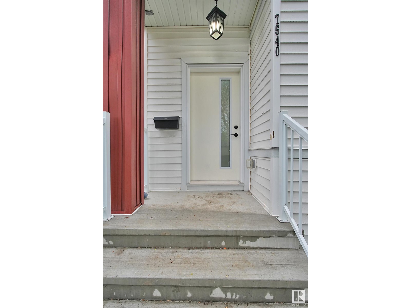 Property at 7540 81 AV NW image 5