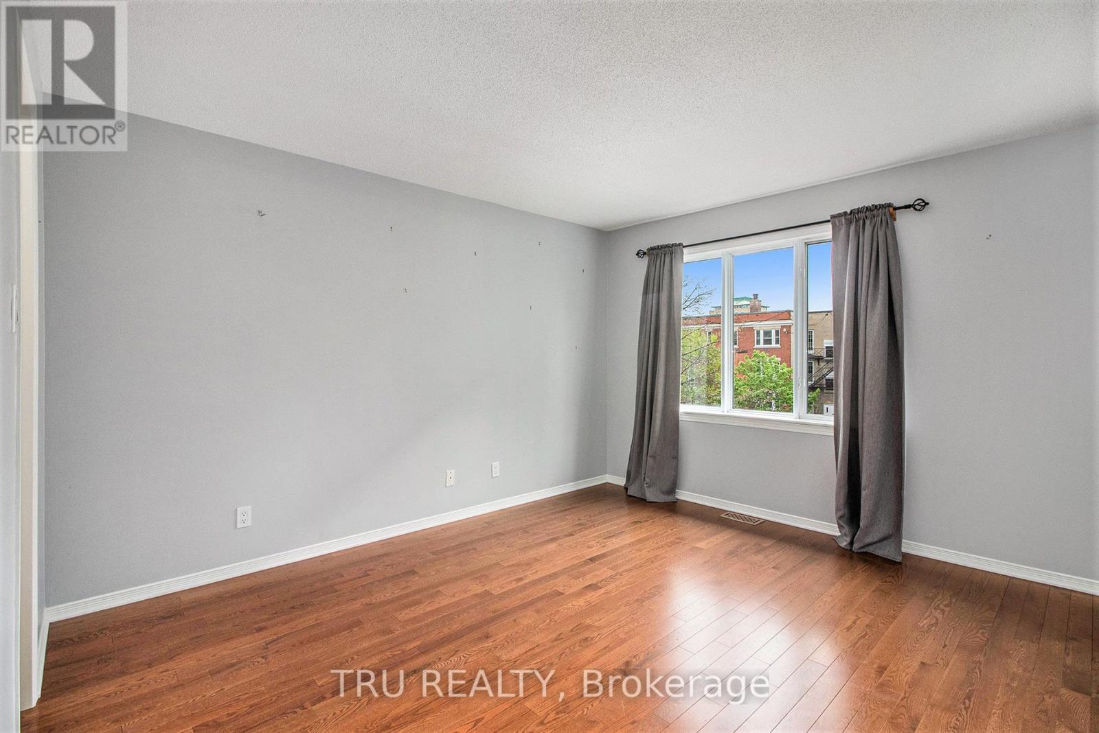 142 Cobourg Street, Ottawa, Ontario  K1N 8H1 - Photo 7 - X12165126