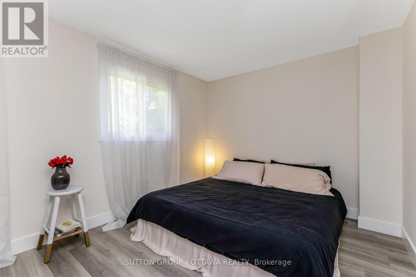237 Teal Crescent, Ottawa, Ontario  K1E 2C3 - Photo 12 - X12165172
