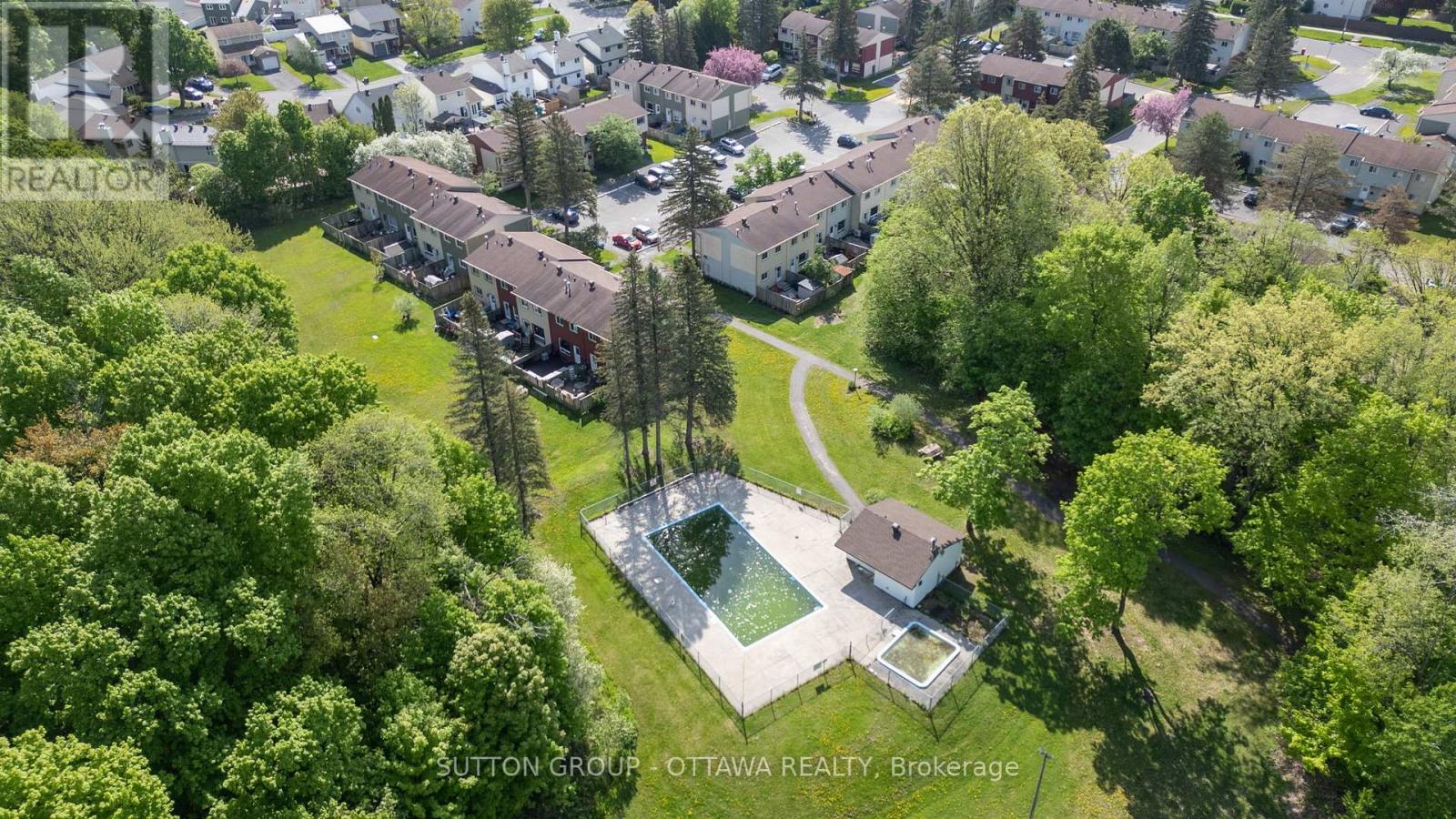 237 Teal Crescent, Ottawa, Ontario  K1E 2C3 - Photo 29 - X12165172