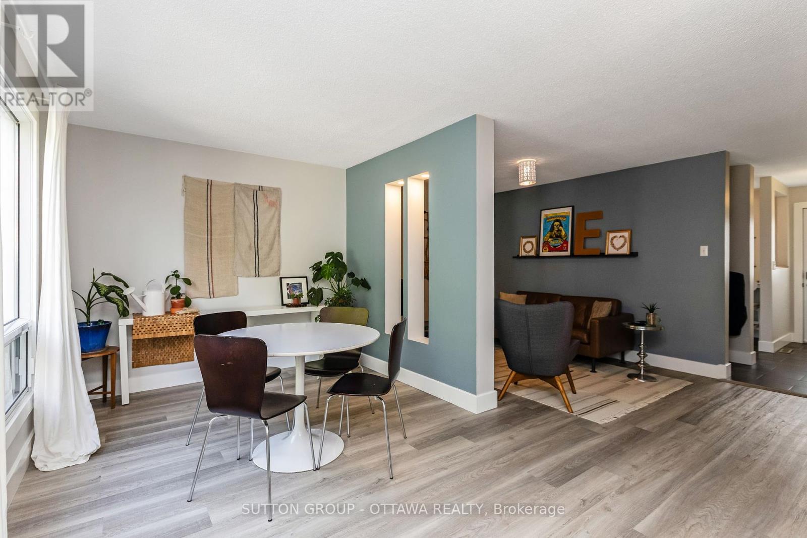 237 Teal Crescent, Ottawa, Ontario  K1E 2C3 - Photo 6 - X12165172