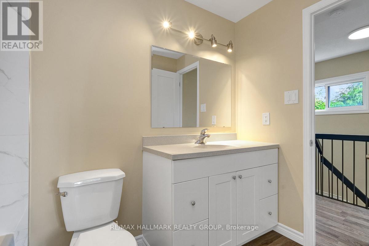 1701 Lafrance Drive, Ottawa, Ontario  K1E 2L7 - Photo 24 - X12165246