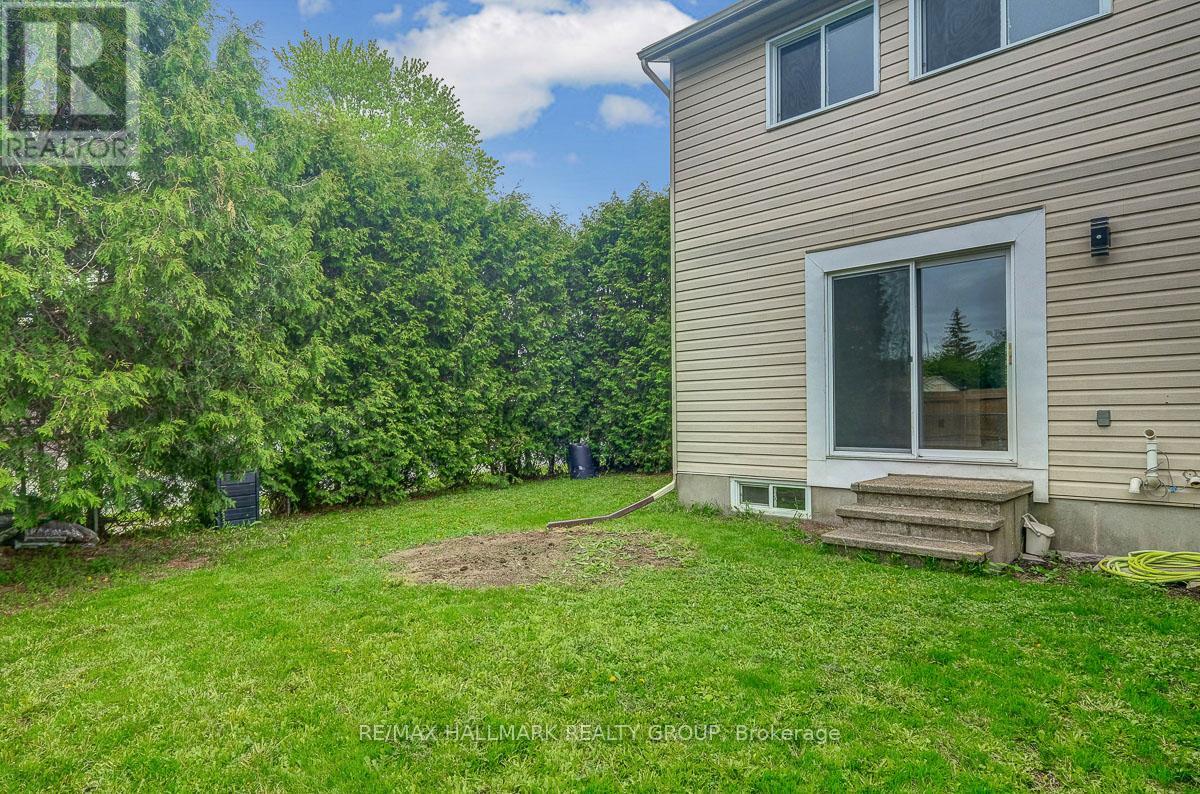 1701 Lafrance Drive, Ottawa, Ontario  K1E 2L7 - Photo 37 - X12165246