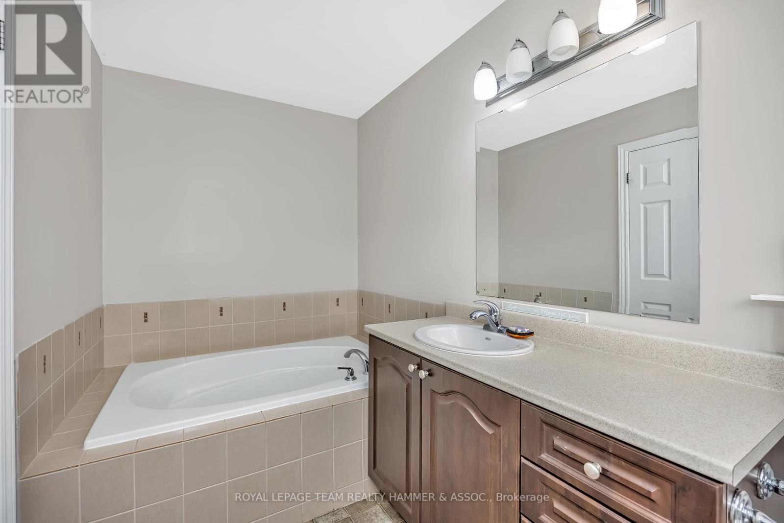 420 Goldenbrook Way, Ottawa, Ontario  K4A 0J7 - Photo 10 - X12165296