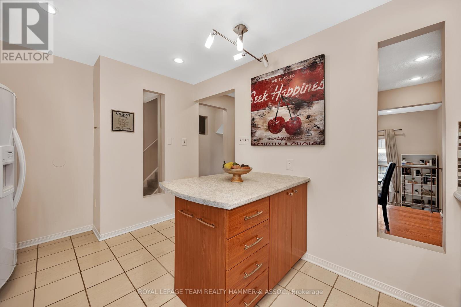 2425 Southvale Crescent, Ottawa, Ontario  K1B 4T8 - Photo 12 - X12165361