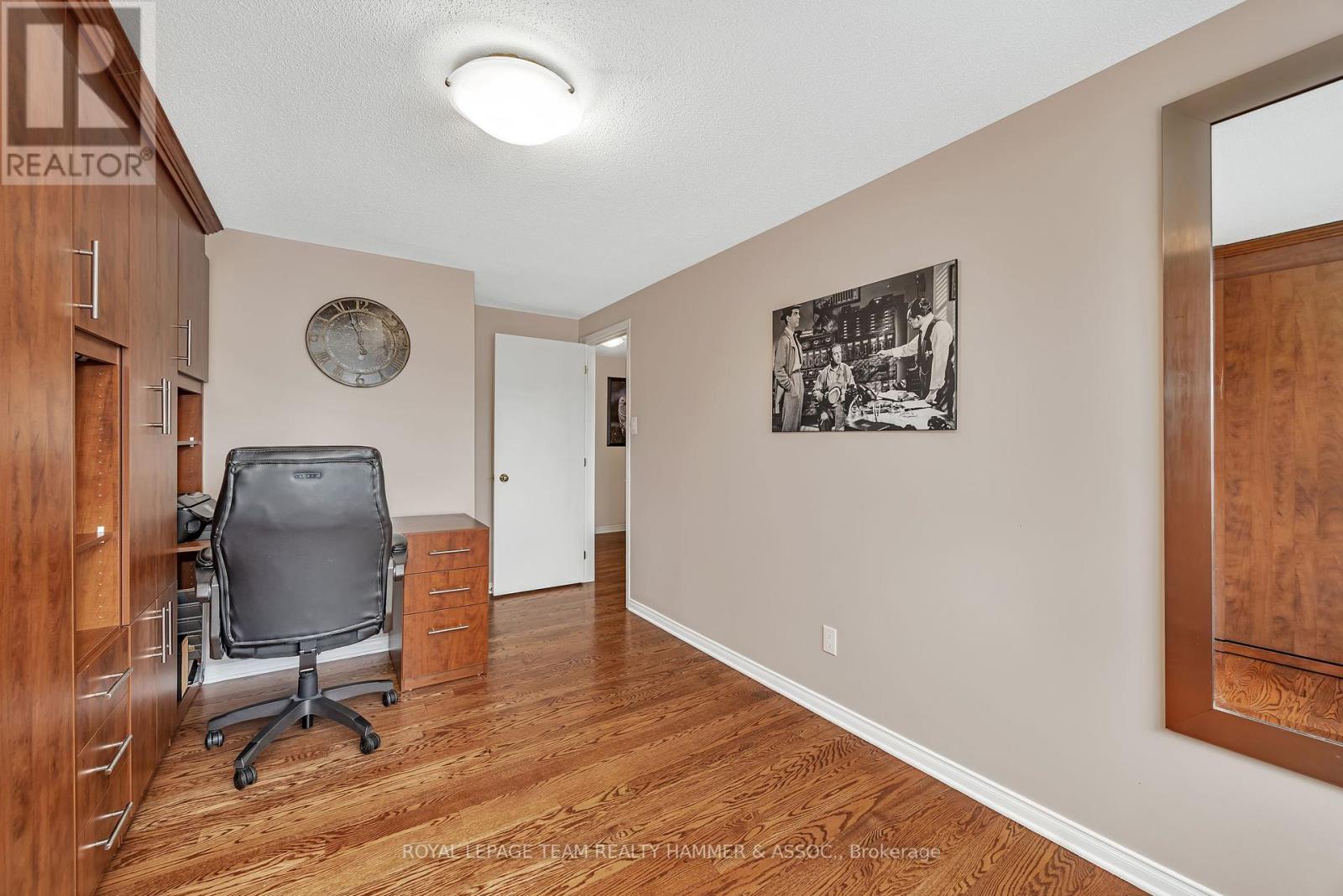 2425 Southvale Crescent, Ottawa, Ontario  K1B 4T8 - Photo 22 - X12165361