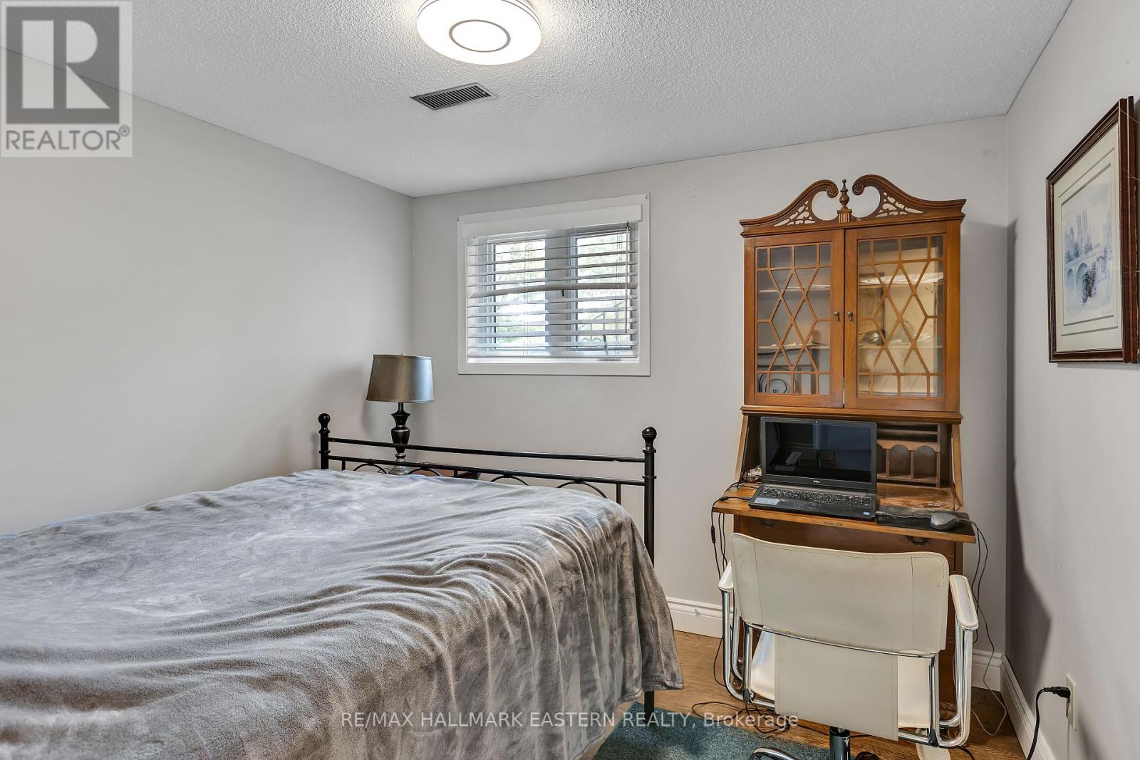 42 Parkview Drive, Peterborough North, Ontario K9H 5M6 - Photo 18 - X12165243