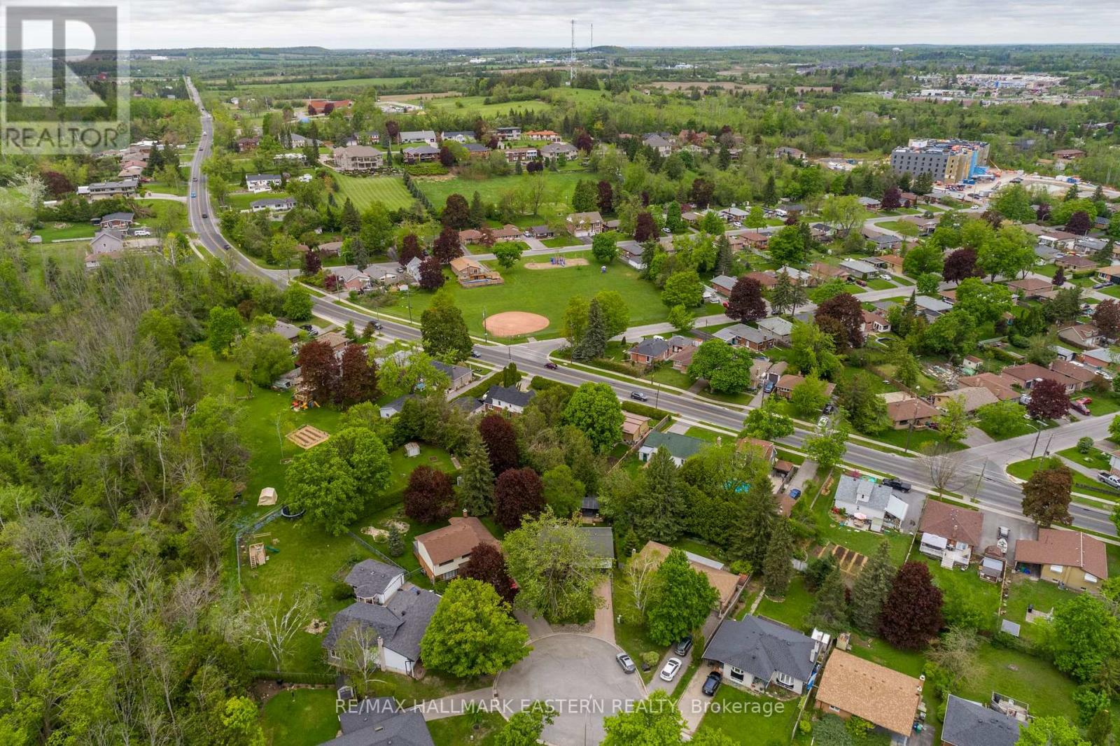 42 Parkview Drive, Peterborough North, Ontario K9H 5M6 - Photo 36 - X12165243