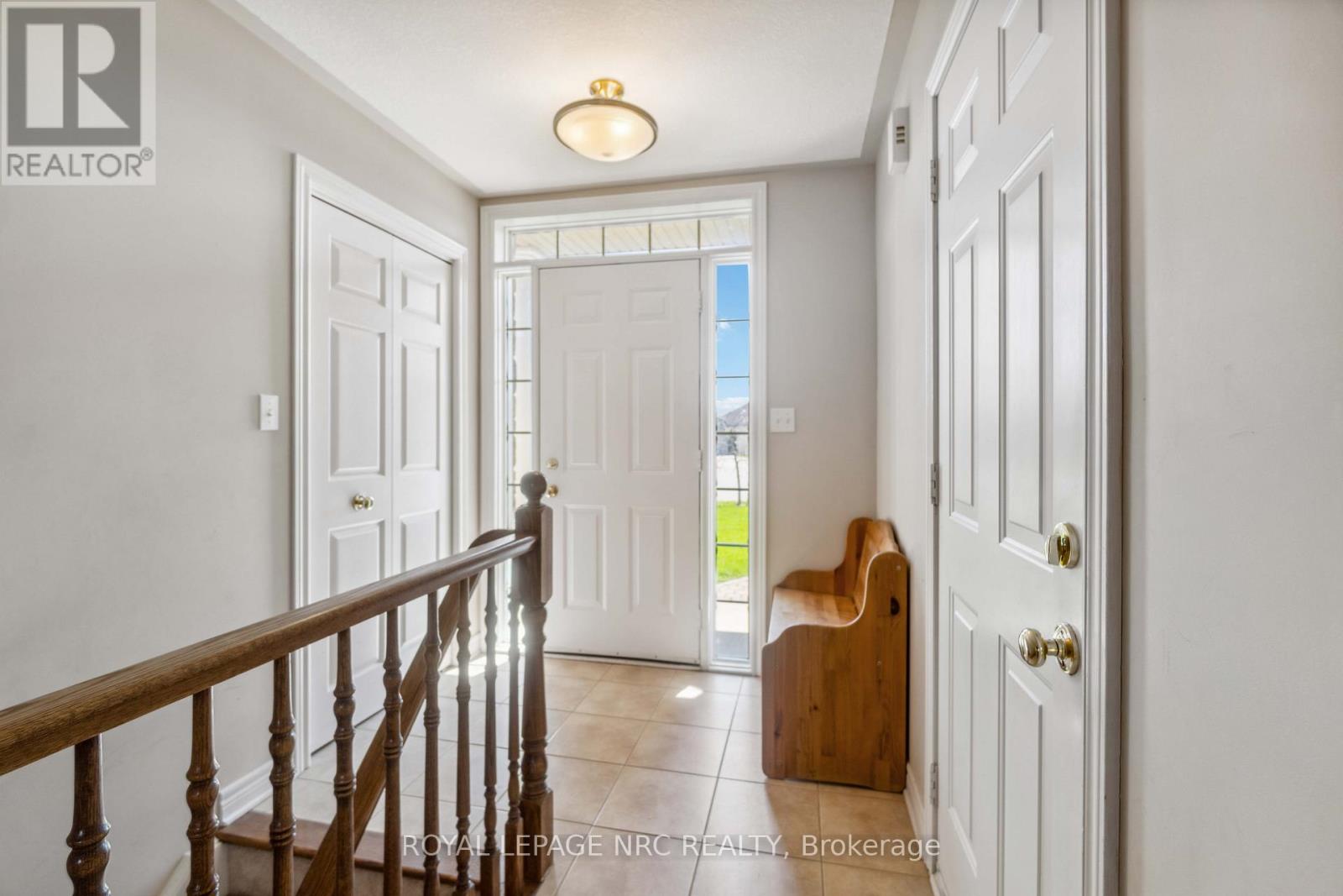 449 Barrington Court, Fort Erie, Ontario  L0S 1N0 - Photo 7 - X12165342