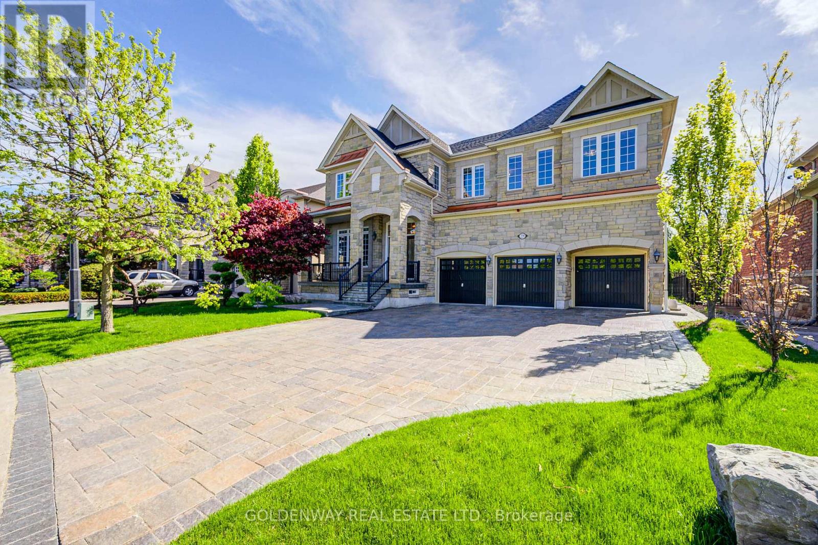 Property at 229 HUNTERWOOD CHASE image 2