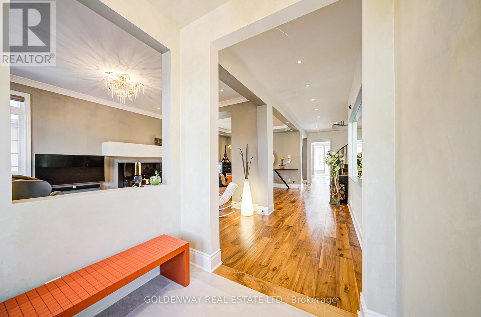 Property at 229 HUNTERWOOD CHASE image 4