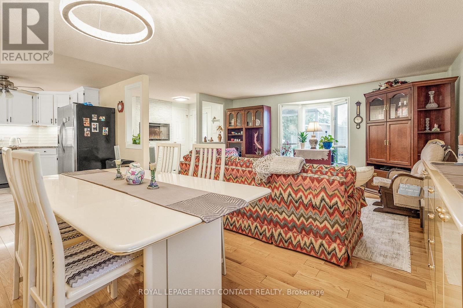 20 Comforts Cove, Innisfil, Ontario  L9S 1S3 - Photo 6 - N12164943