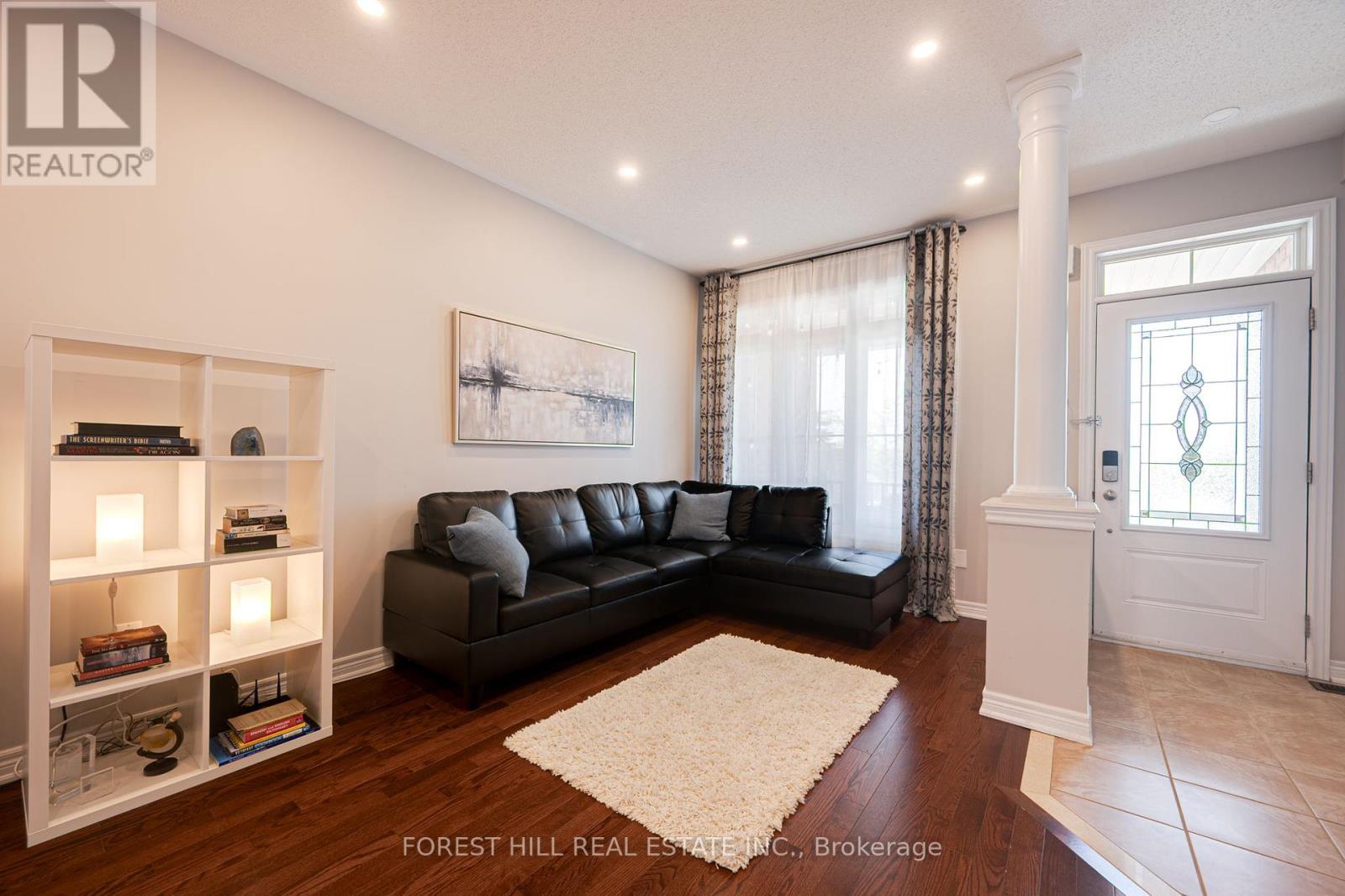 41 Pavlova Crescent, Richmond Hill, Ontario  L4E 0V8 - Photo 5 - N12165005