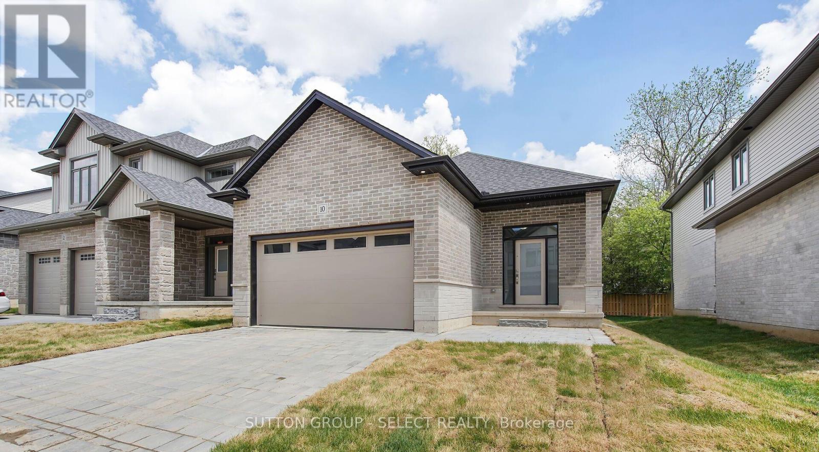 10 - 7966 Fallon Drive, Lucan Biddulph, Ontario  N0M 1V0 - Photo 3 - X12077251