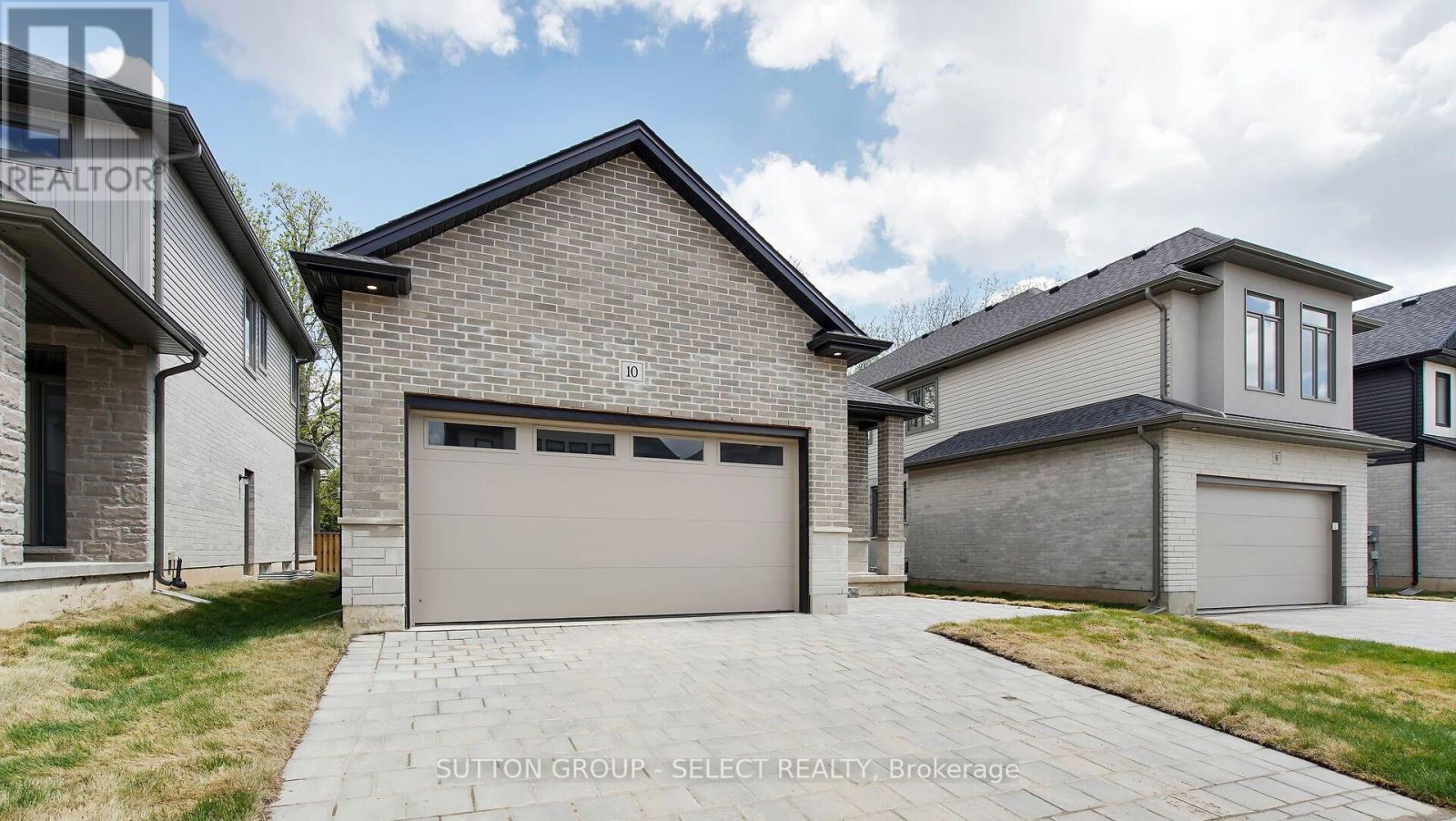 10 - 7966 Fallon Drive, Lucan Biddulph, Ontario  N0M 1V0 - Photo 2 - X12077251