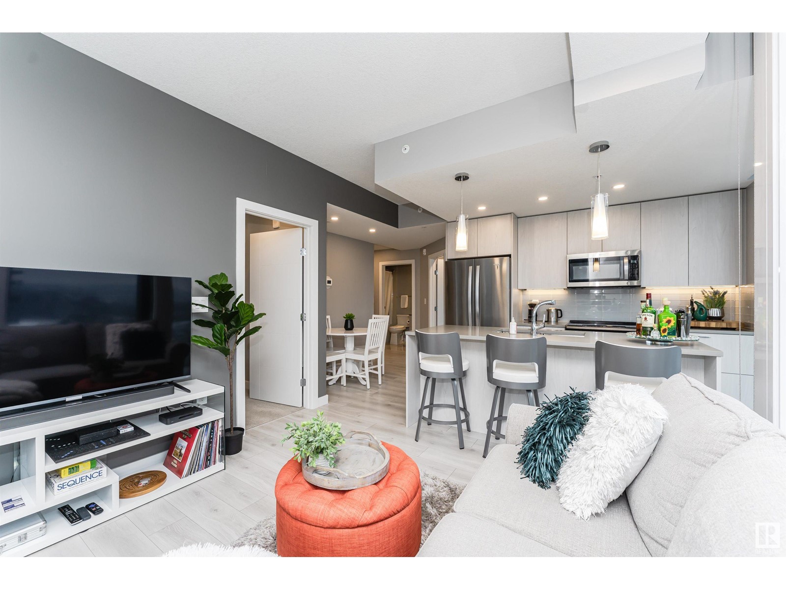 Property at #2203 10180 103 ST NW image 3