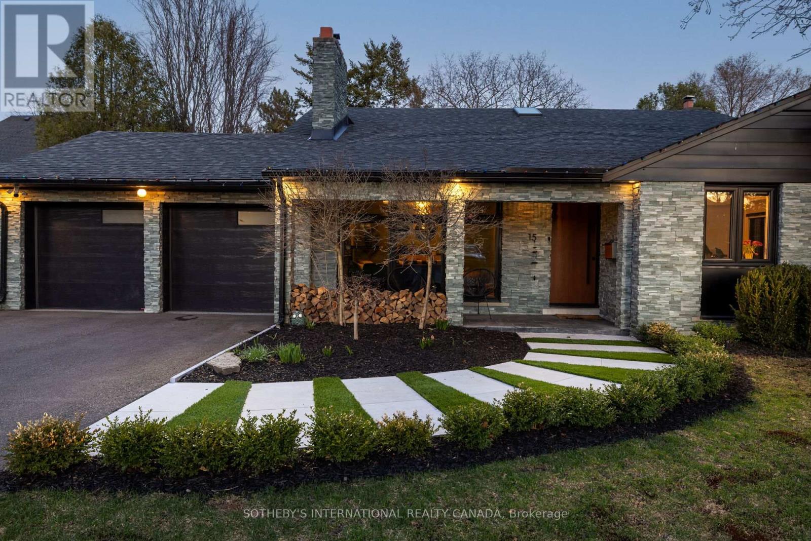 15 RAVENSBOURNE CRESCENT, Toronto, Ontario
