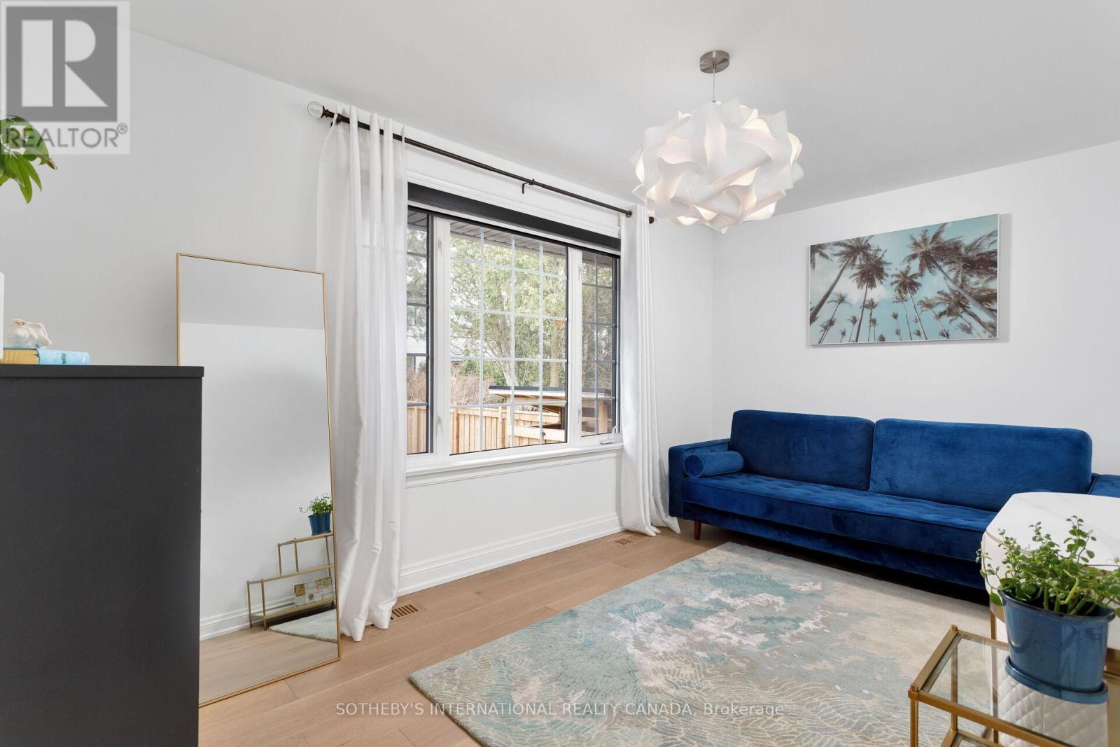 15 Ravensbourne Crescent, Toronto (Princess-Rosethorn), Ontario  M9A 2A7 - Photo 17 - W12164906