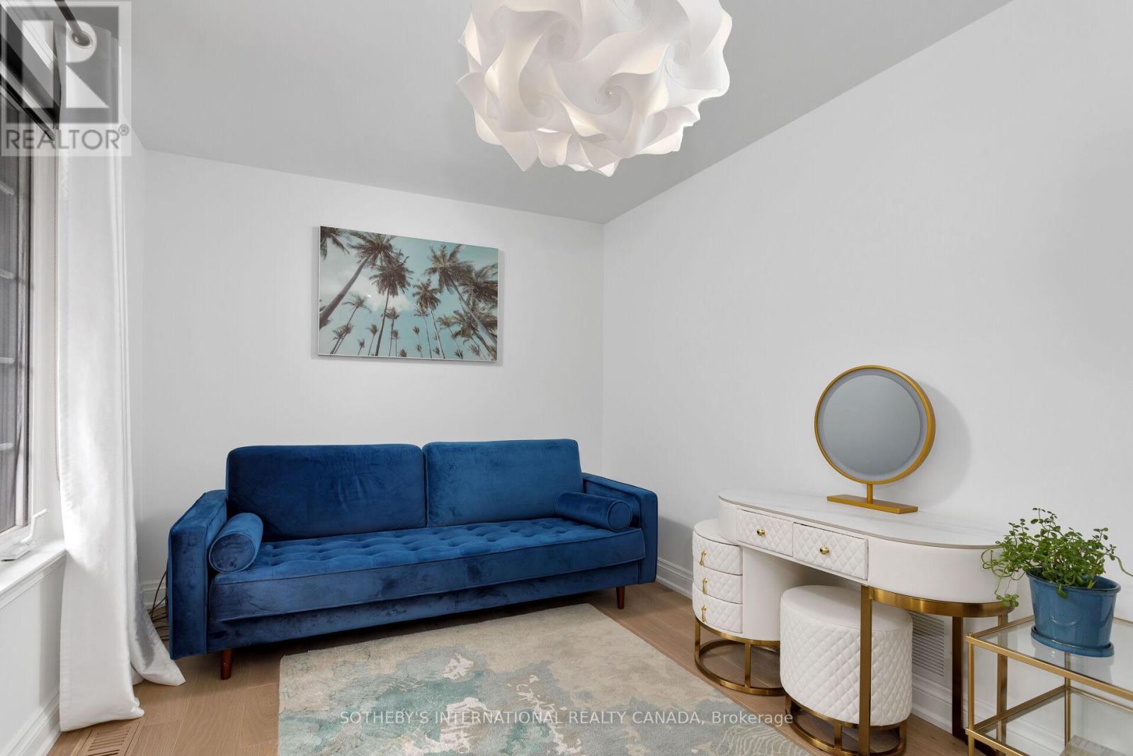 15 Ravensbourne Crescent, Toronto (Princess-Rosethorn), Ontario  M9A 2A7 - Photo 18 - W12164906