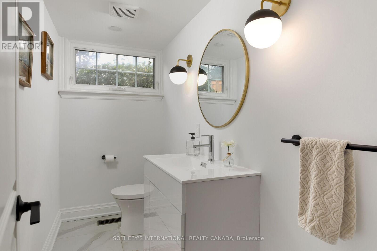 15 Ravensbourne Crescent, Toronto (Princess-Rosethorn), Ontario  M9A 2A7 - Photo 20 - W12164906