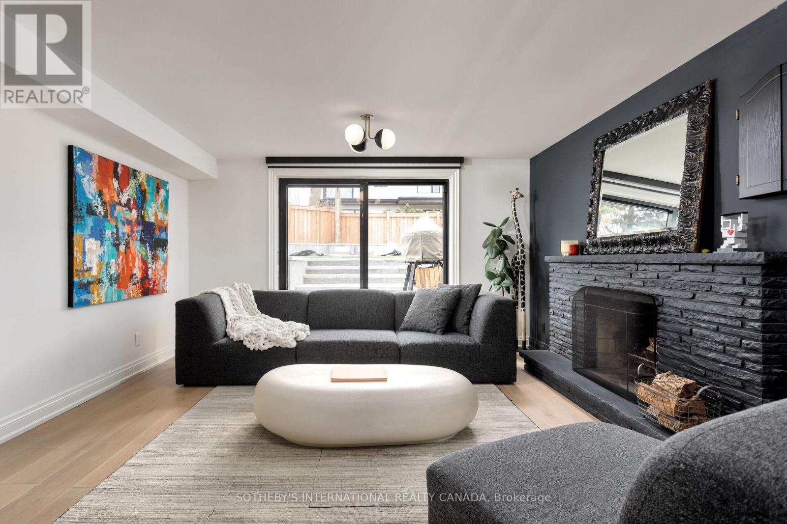 15 Ravensbourne Crescent, Toronto (Princess-Rosethorn), Ontario  M9A 2A7 - Photo 28 - W12164906