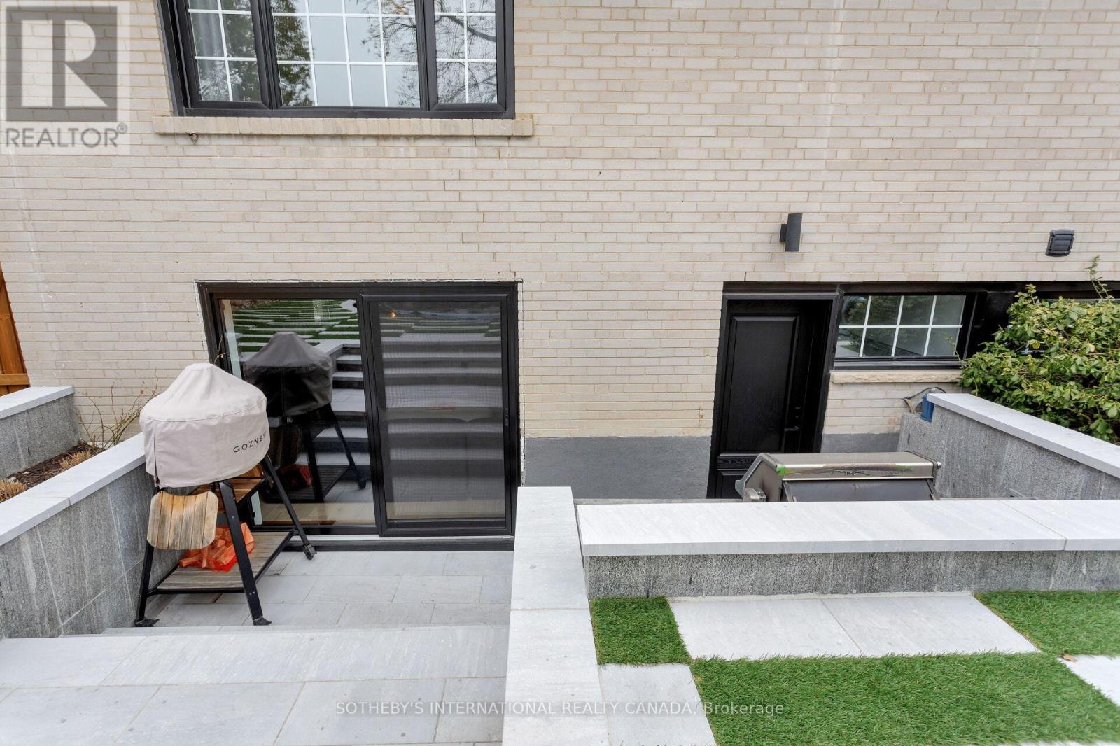 15 Ravensbourne Crescent, Toronto (Princess-Rosethorn), Ontario  M9A 2A7 - Photo 29 - W12164906