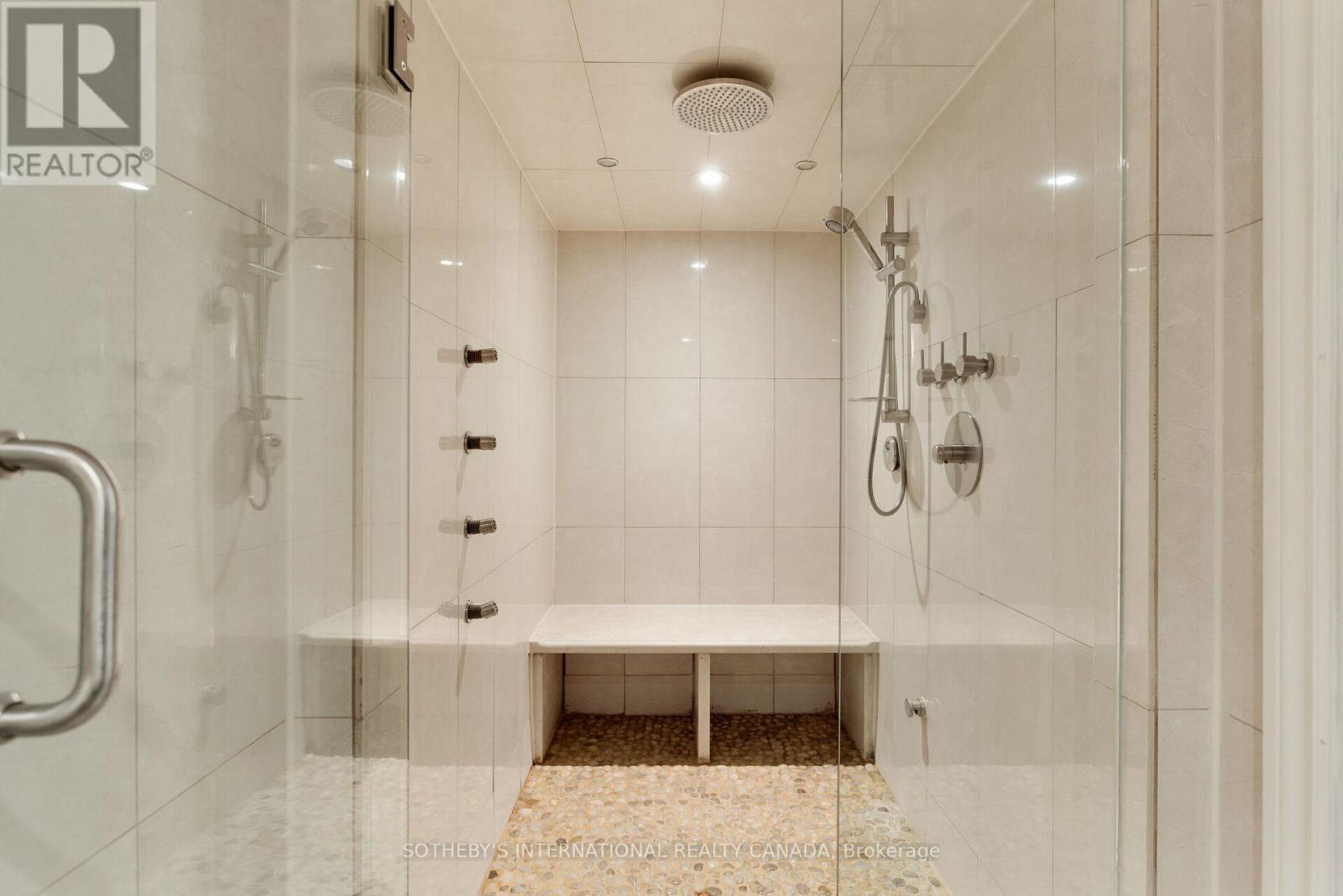 15 Ravensbourne Crescent, Toronto (Princess-Rosethorn), Ontario  M9A 2A7 - Photo 33 - W12164906