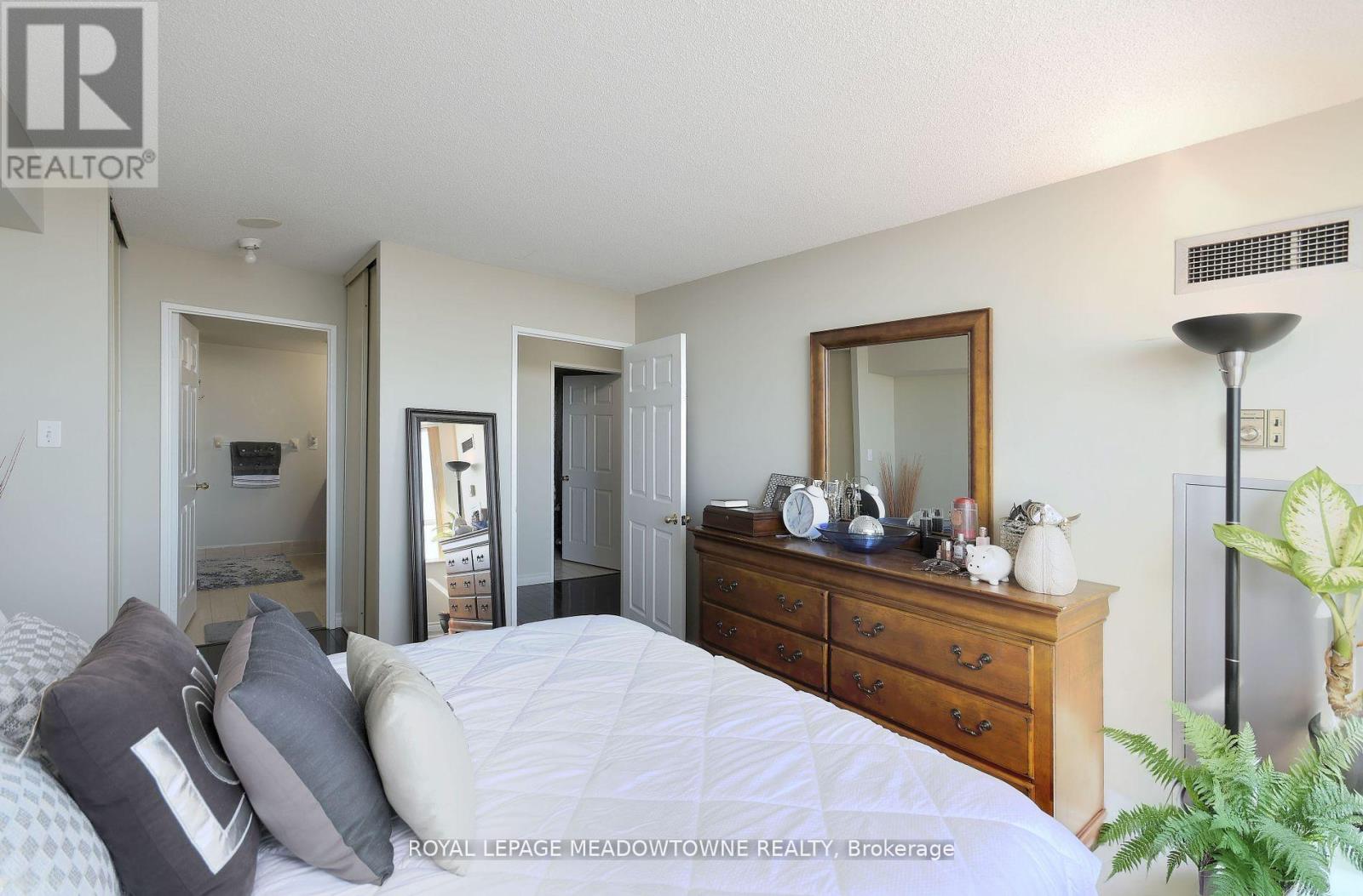 2110 - 30 Malta Avenue, Brampton, Ontario  L6Y 4S5 - Photo 22 - W12164924