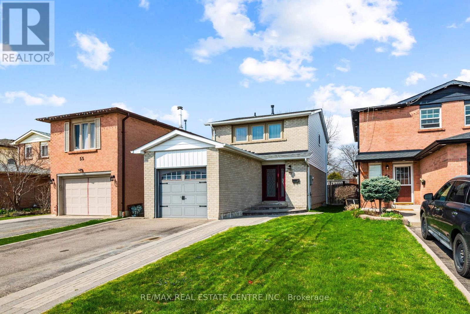 53 Martindale Crescent, Brampton, Ontario  L6X 2V7 - Photo 1 - W12164930