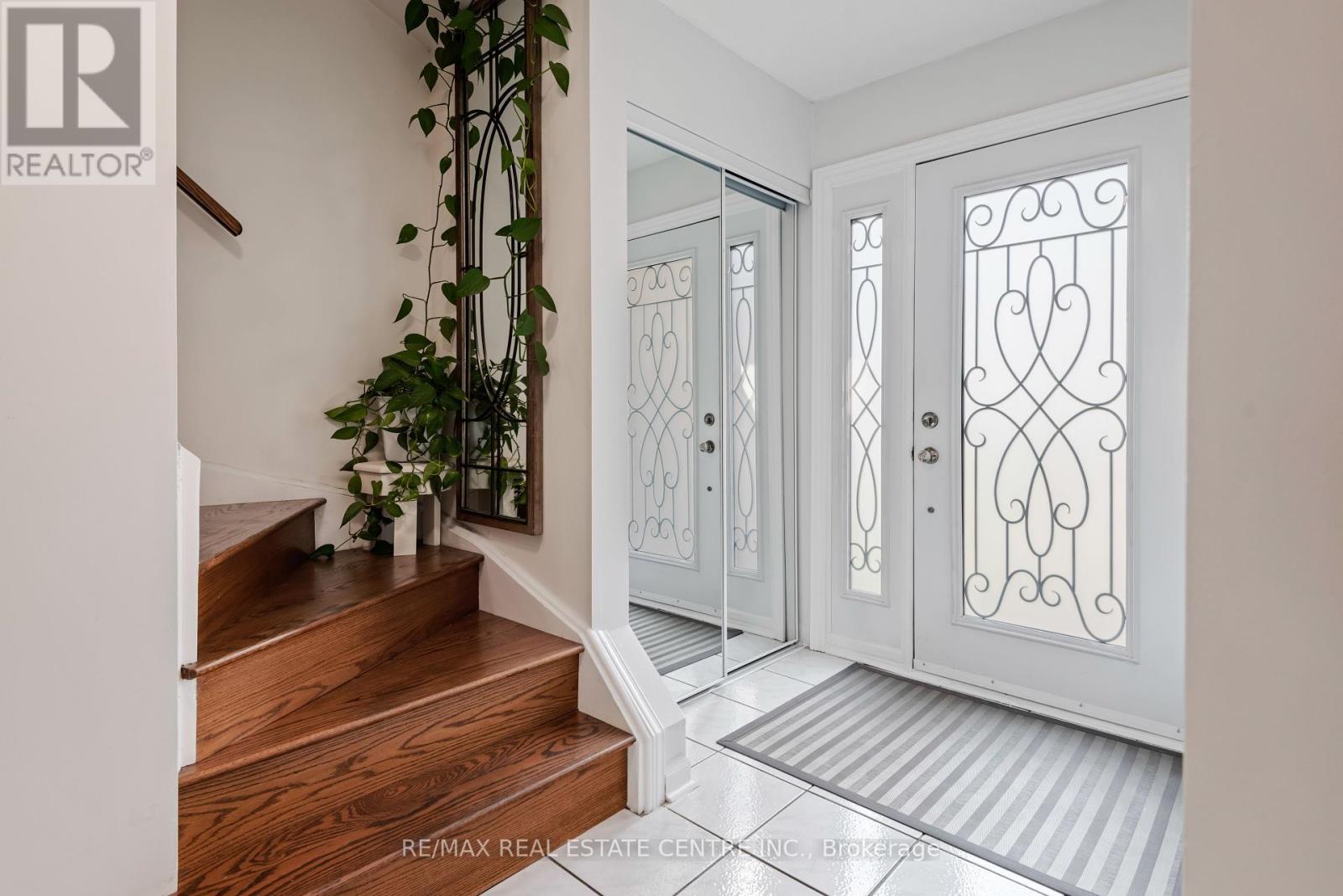 53 Martindale Crescent, Brampton, Ontario  L6X 2V7 - Photo 13 - W12164930