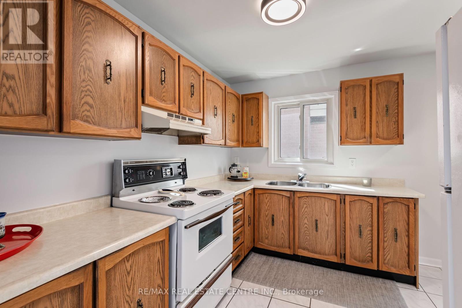 53 Martindale Crescent, Brampton, Ontario  L6X 2V7 - Photo 14 - W12164930