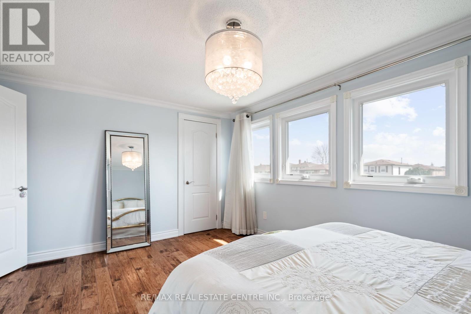 53 Martindale Crescent, Brampton, Ontario  L6X 2V7 - Photo 24 - W12164930