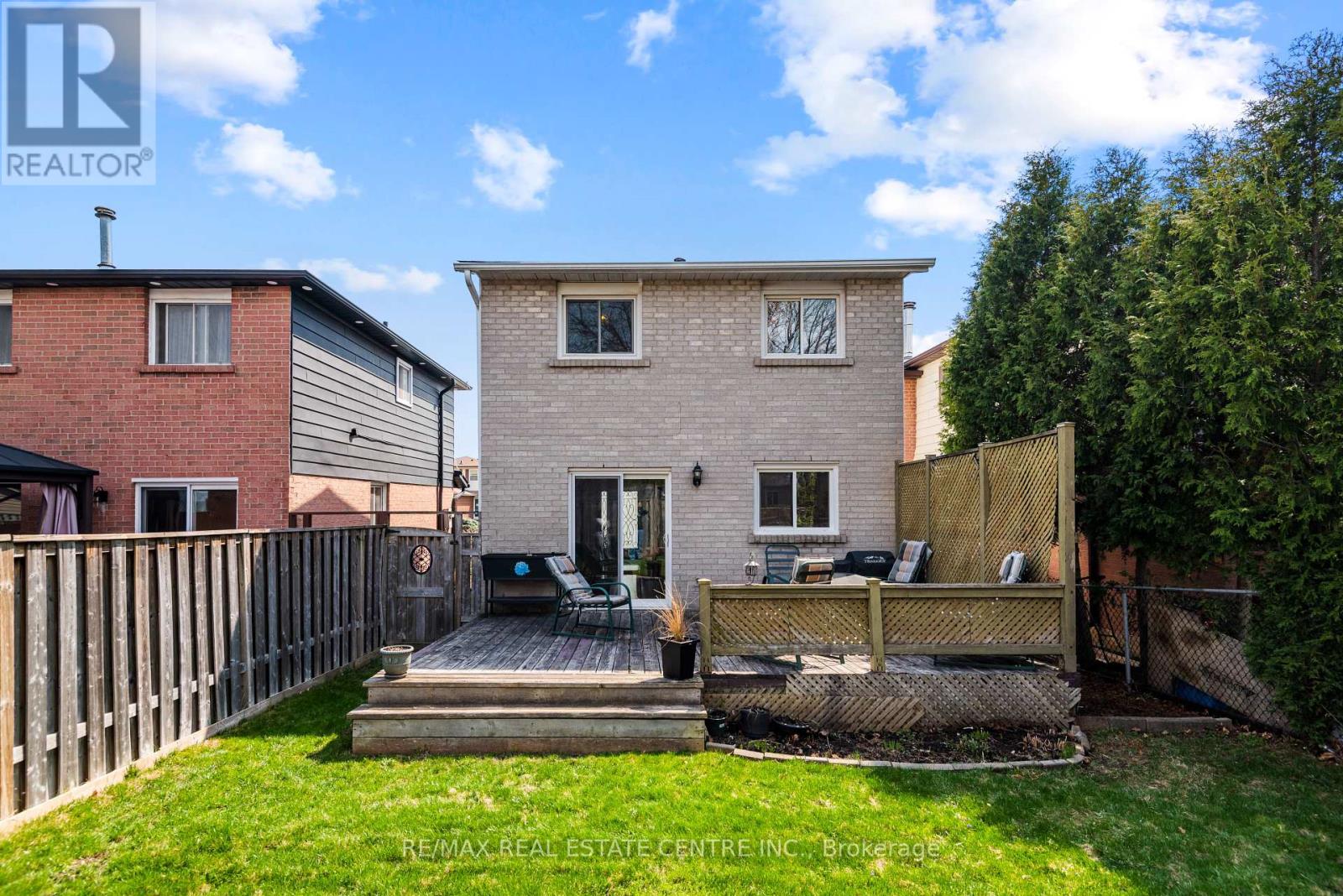 53 Martindale Crescent, Brampton, Ontario  L6X 2V7 - Photo 8 - W12164930