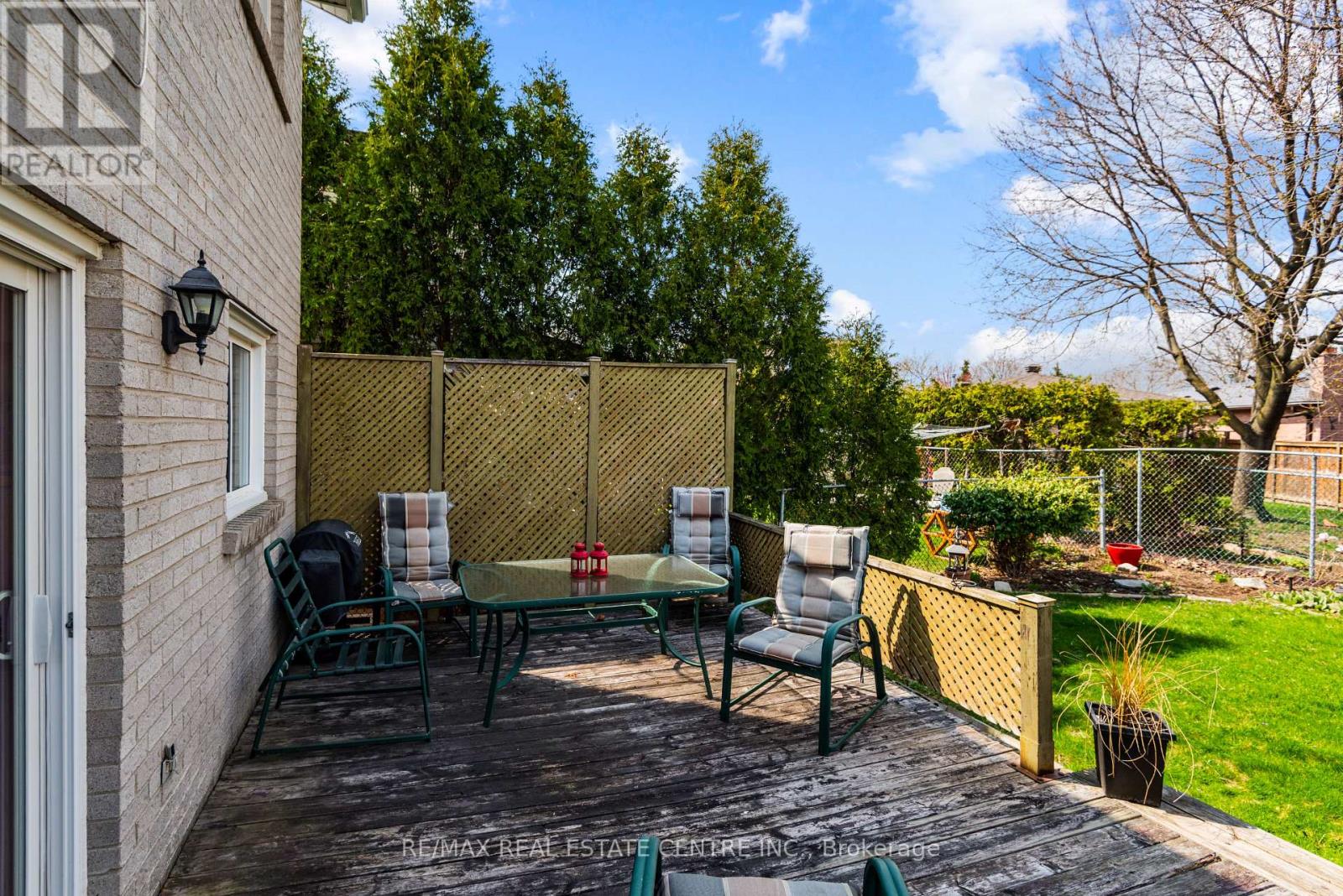 53 Martindale Crescent, Brampton, Ontario  L6X 2V7 - Photo 9 - W12164930