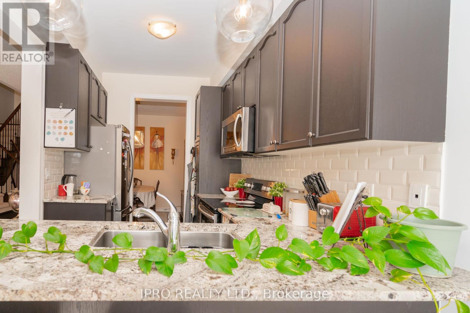 5 Stowmarket Street, Caledon, Ontario  L7C 3Y5 - Photo 12 - W12164932