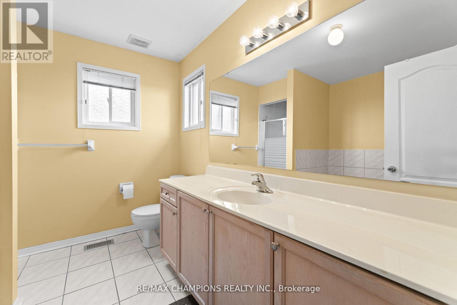 173 Sunny Meadow Boulevard, Brampton (Sandringham-Wellington), Ontario  L6R 2Z2 - Photo 17 - W12164963