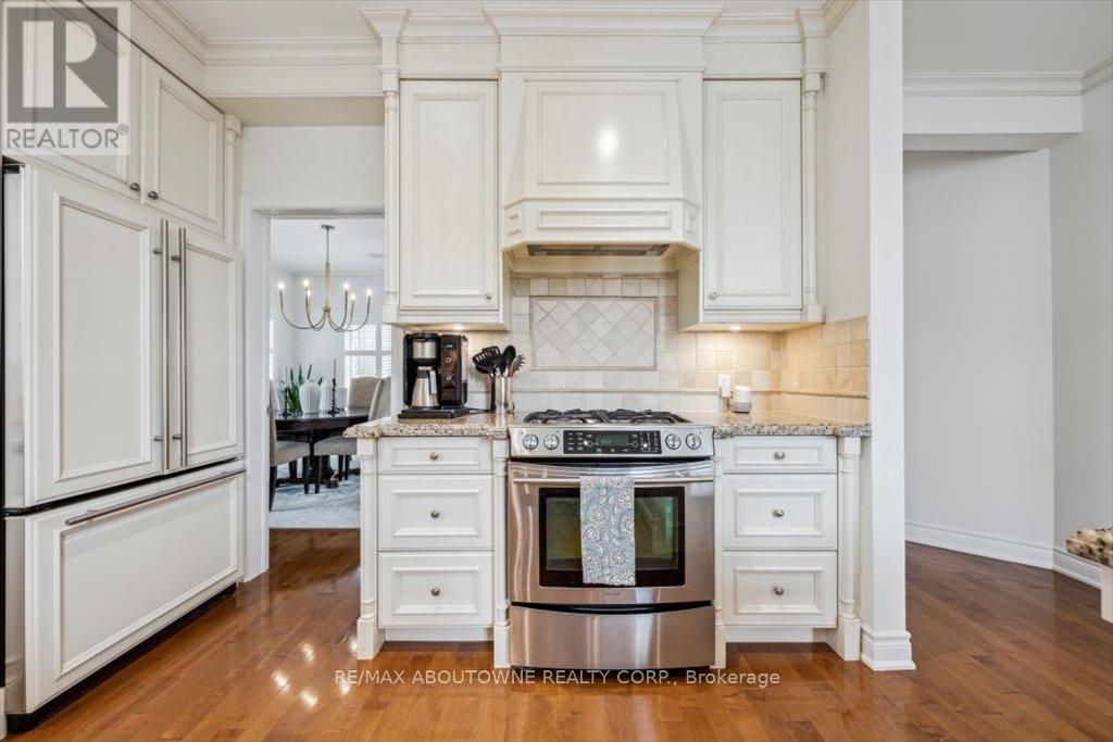 101 Westchester Road, Oakville, Ontario  L6H 6H8 - Photo 13 - W12164966