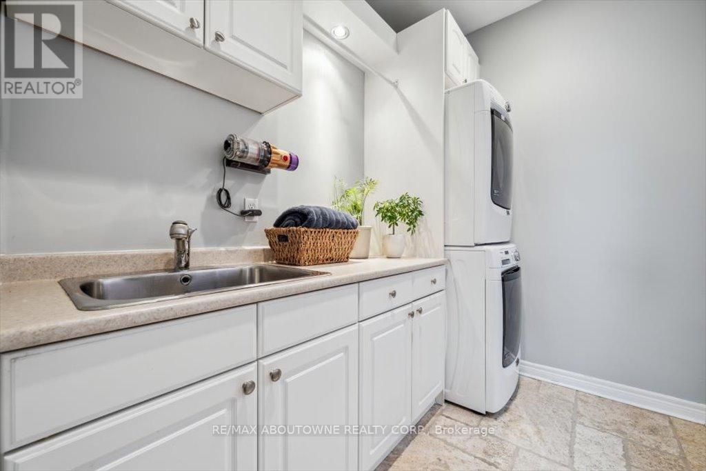 101 Westchester Road, Oakville (Ro River Oaks), Ontario  L6H 6H8 - Photo 20 - W12164966