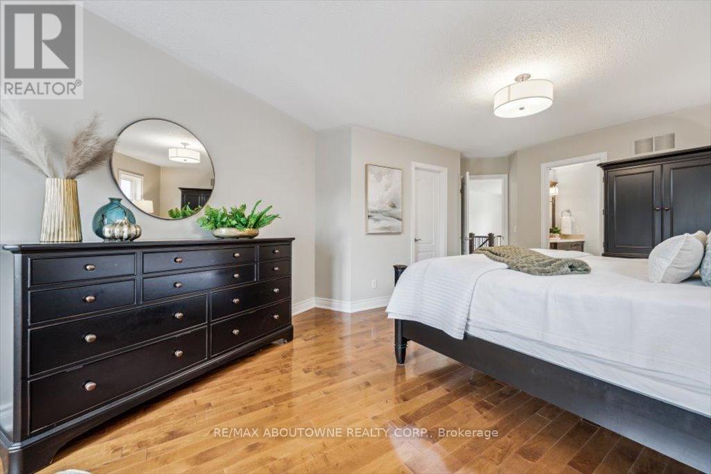 101 Westchester Road, Oakville, Ontario  L6H 6H8 - Photo 22 - W12164966