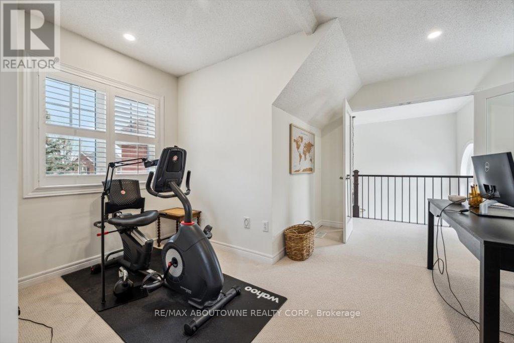 101 Westchester Road, Oakville, Ontario  L6H 6H8 - Photo 31 - W12164966