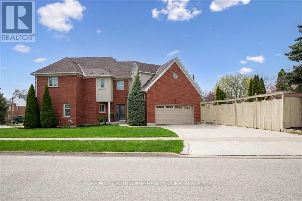 101 Westchester Road, Oakville (Ro River Oaks), Ontario  L6H 6H8 - Photo 4 - W12164966