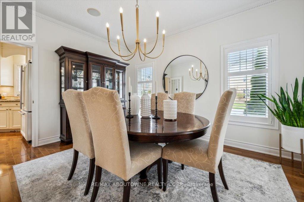 101 Westchester Road, Oakville, Ontario  L6H 6H8 - Photo 9 - W12164966
