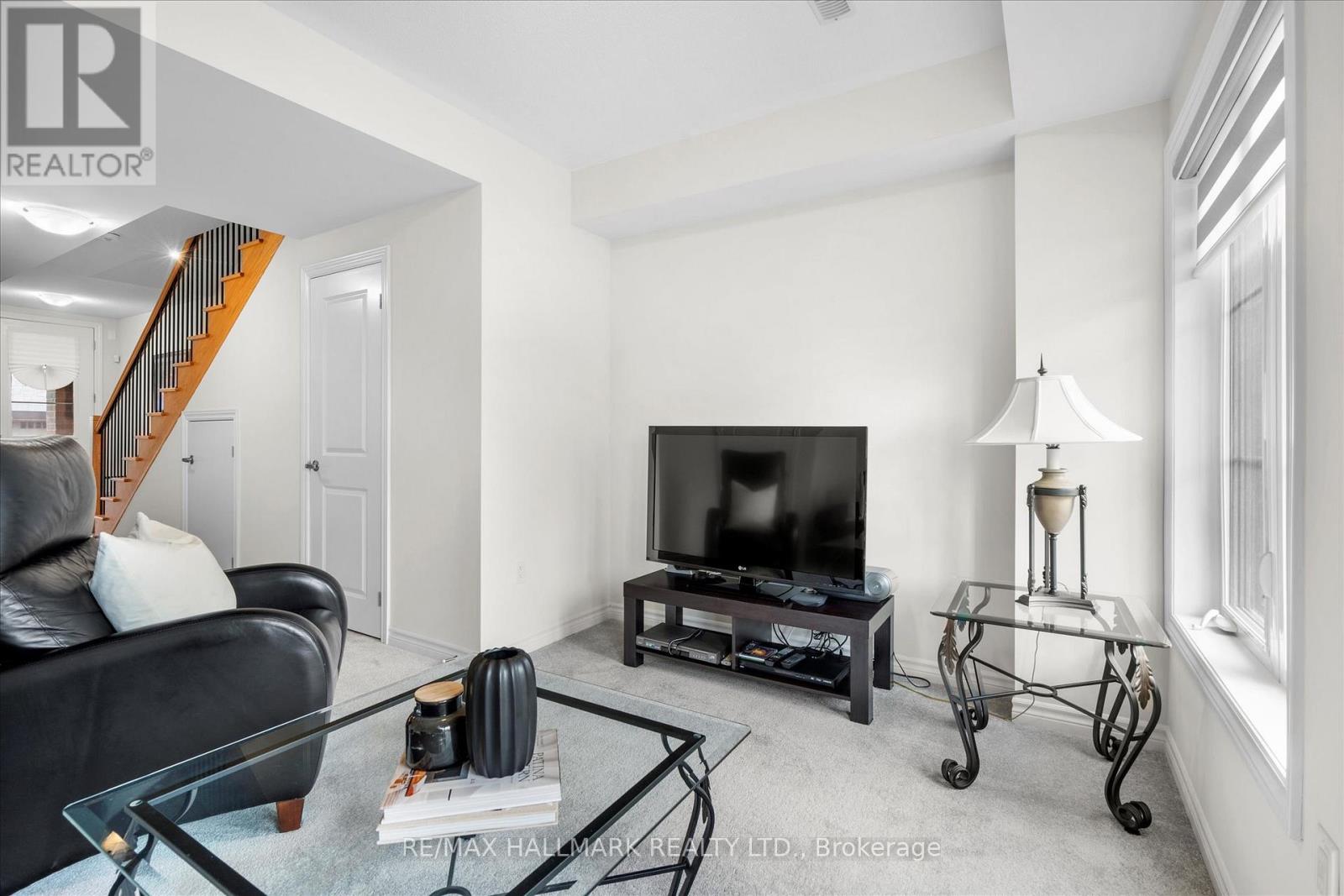 109 Halliford Place, Brampton, Ontario  L6P 4N6 - Photo 8 - W12164982