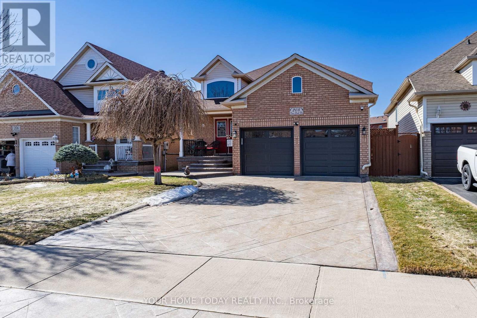 208 Van Scott Drive, Brampton, Ontario  L7A 1V9 - Photo 1 - W12164985