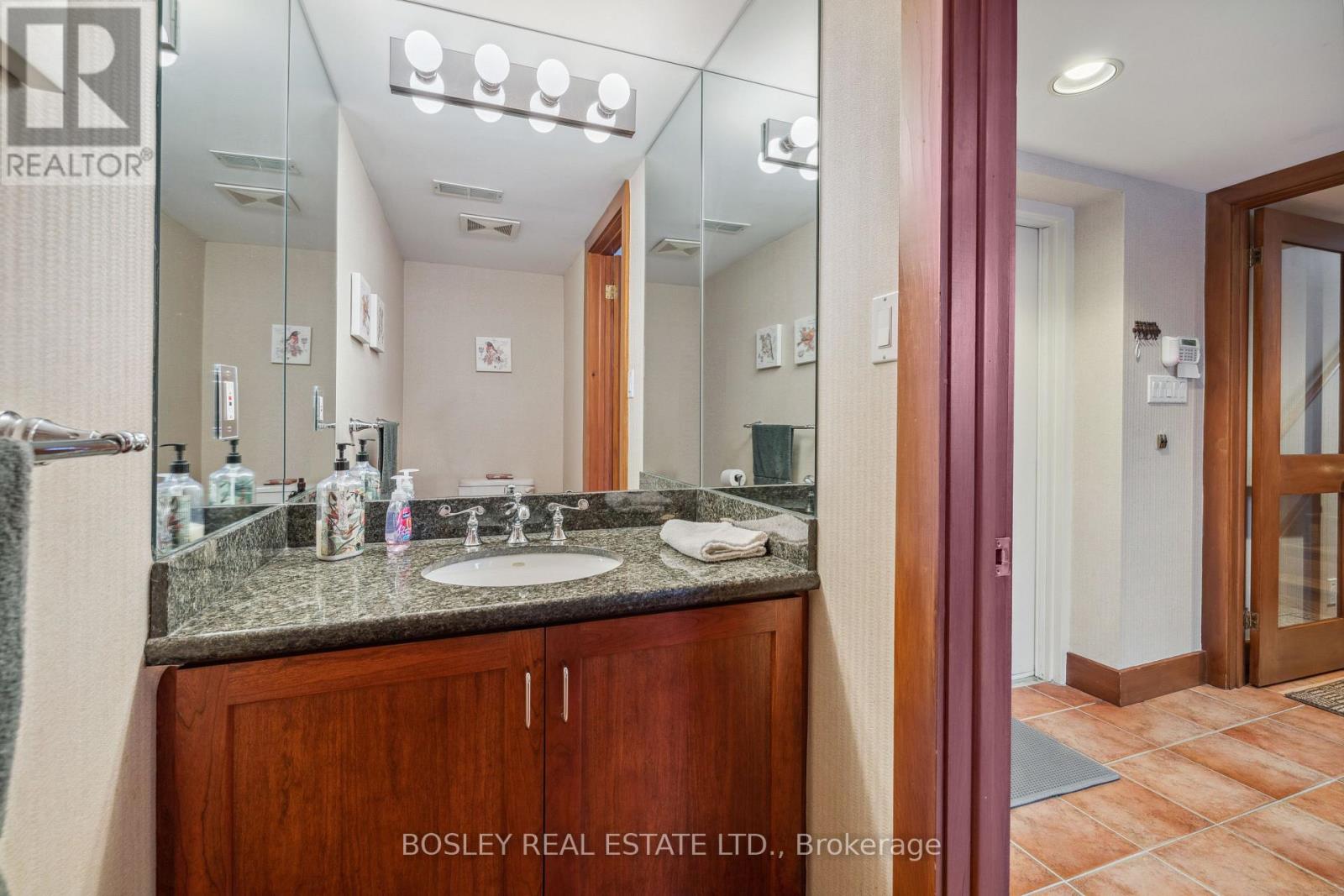 76 Old Mill Road, Toronto, Ontario  M8X 1G8 - Photo 32 - W12165037