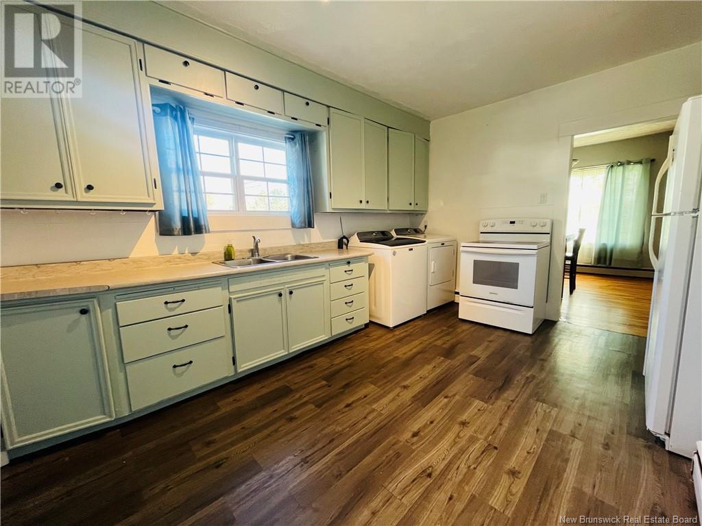 Property at 445 Newcastle Boulevard image 5