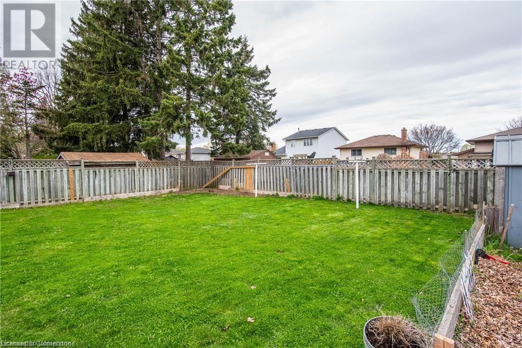 12 Sunrise Drive, Kitchener, Ontario  N2B 3B4 - Photo 9 - 40732396